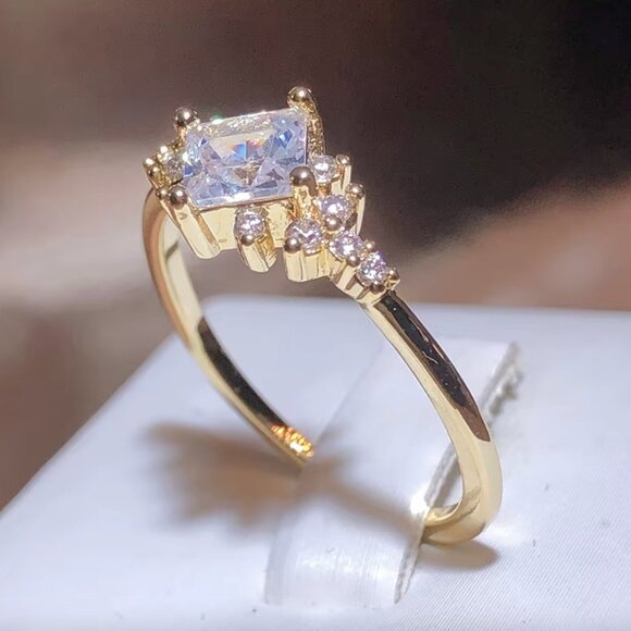 18k Gold Dainty Princess Cut Diamond Ring - Picture 9 of 11